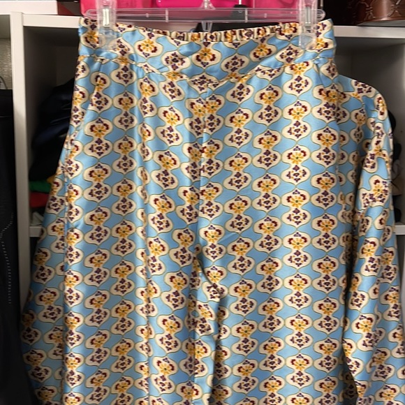 Zara Geometric Satin Shirt & Pants Set. - Picture 5 of 7